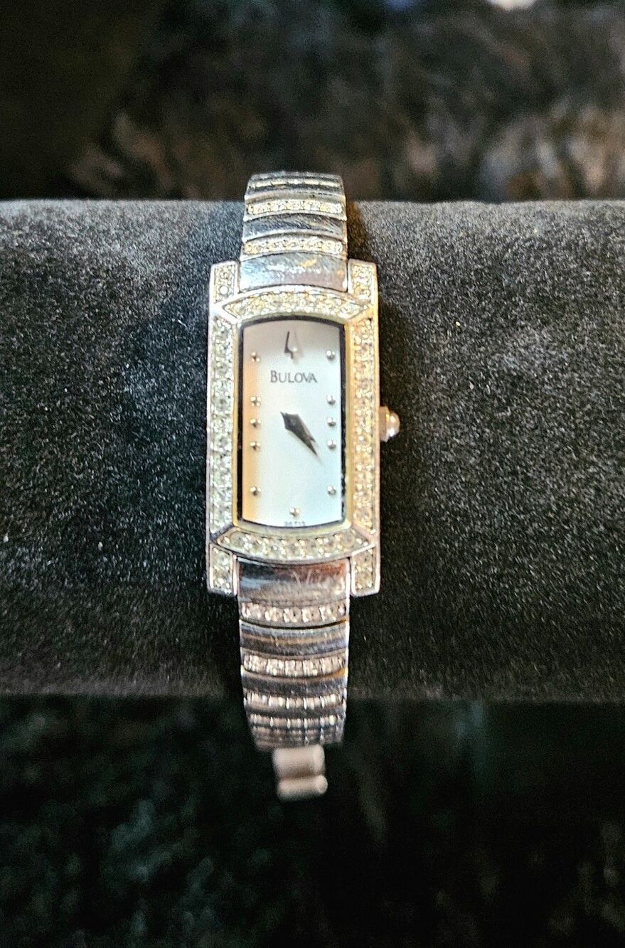 WOMENS BULOVA MOTHER OF PEARL DIAL SILVER CYSTAL BRACELET WATCH 8 in. USED